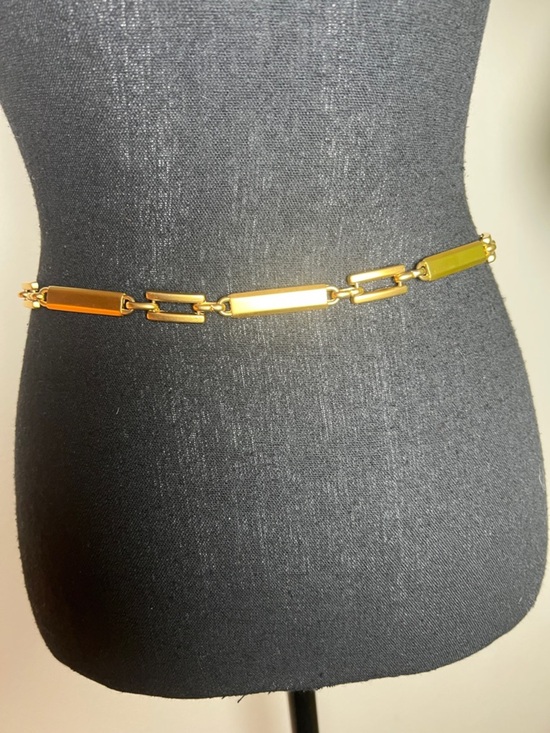 ESCADA Women’s Matt Gold Tone Rectangle Chain Link Vintage Adjustable Belt main image 12